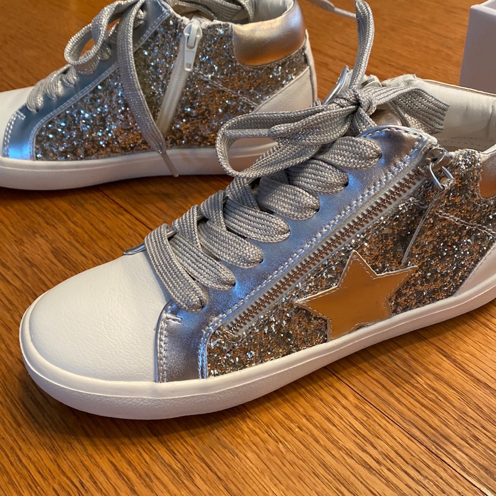 Union Bay sneakers